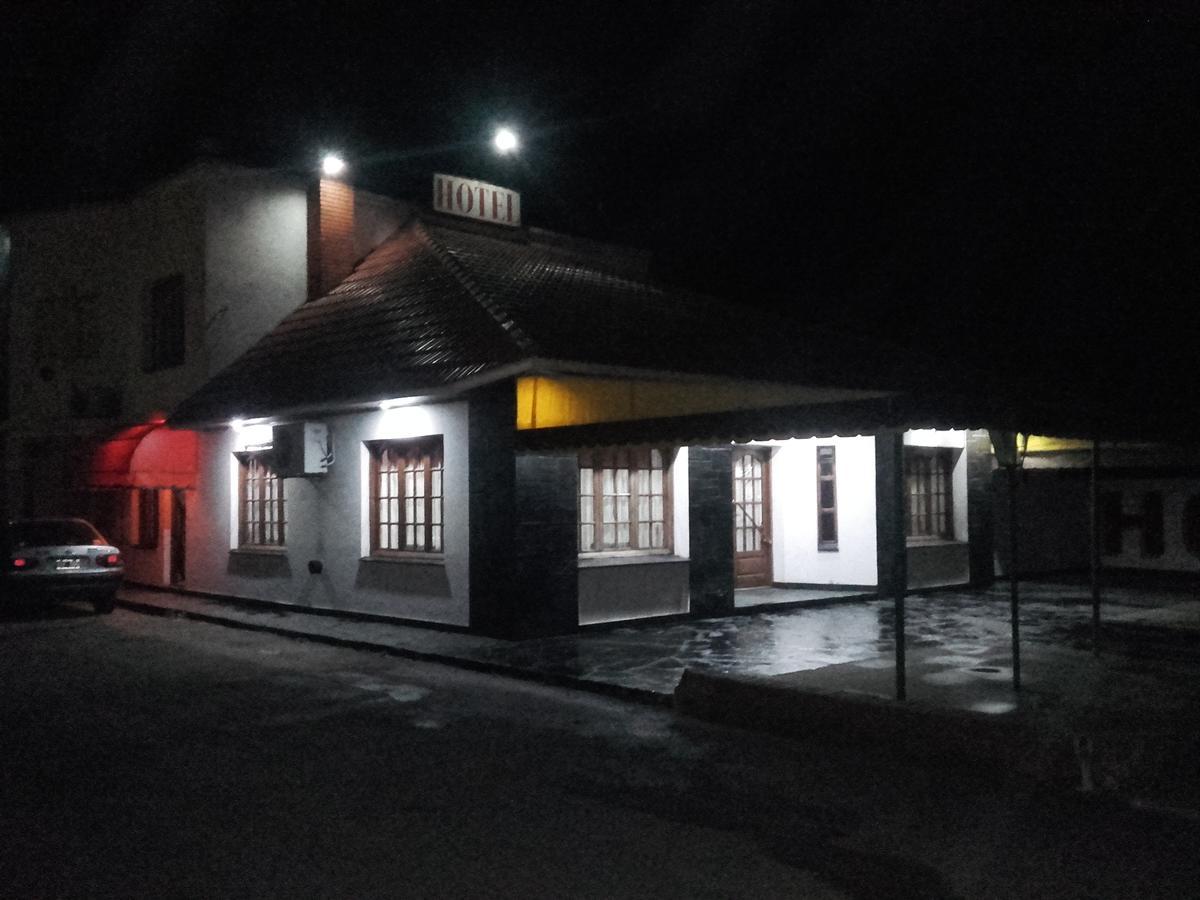 Hotel Y Restaurant Don Quijote Macachín Zewnętrze zdjęcie